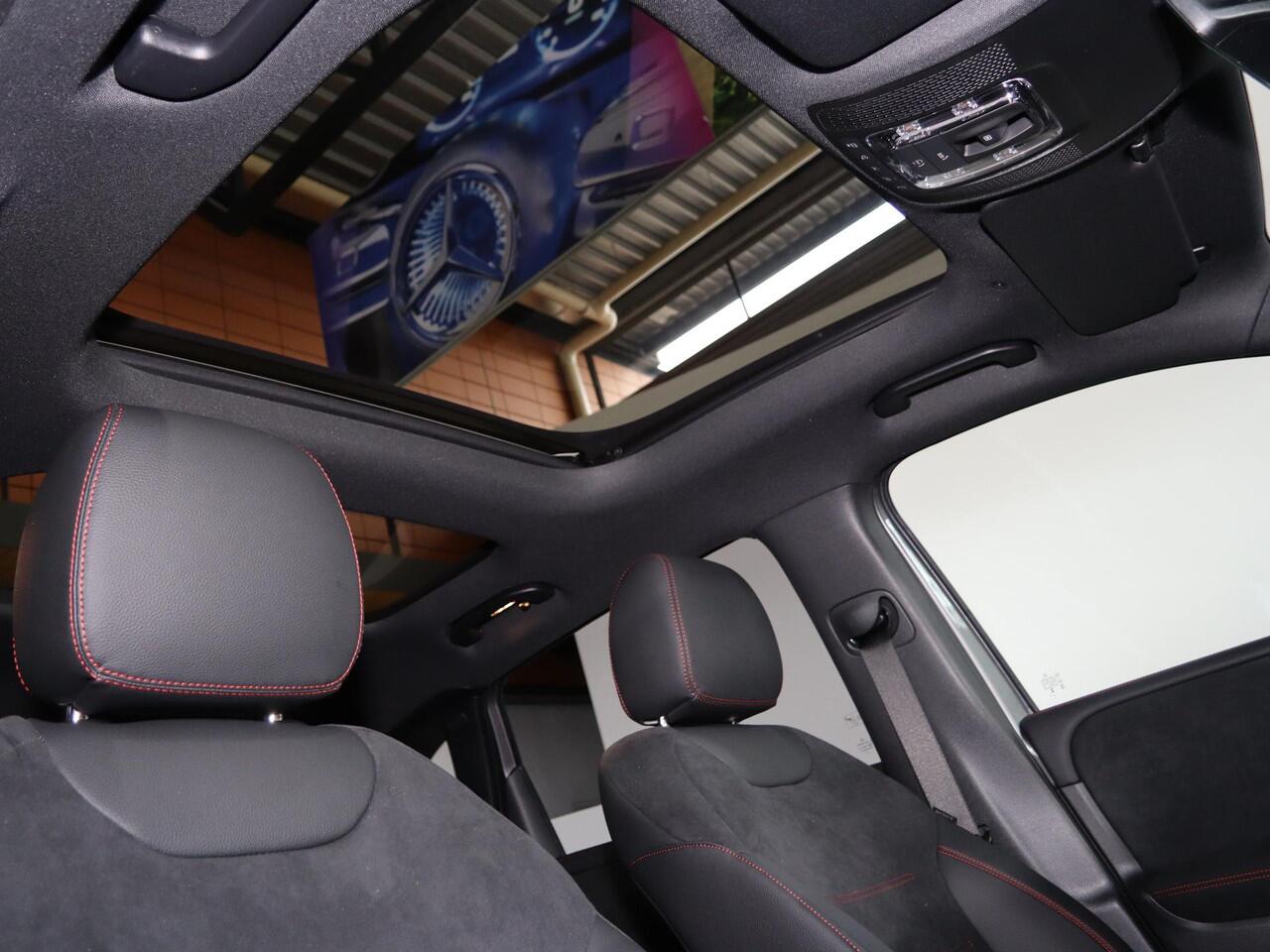 Mercedes-Benz B-KLASSE 250e Business Solution AMG | Panoramaschuifdak | Night | Winter pakket | Trekhaak | Stoelverwarming |