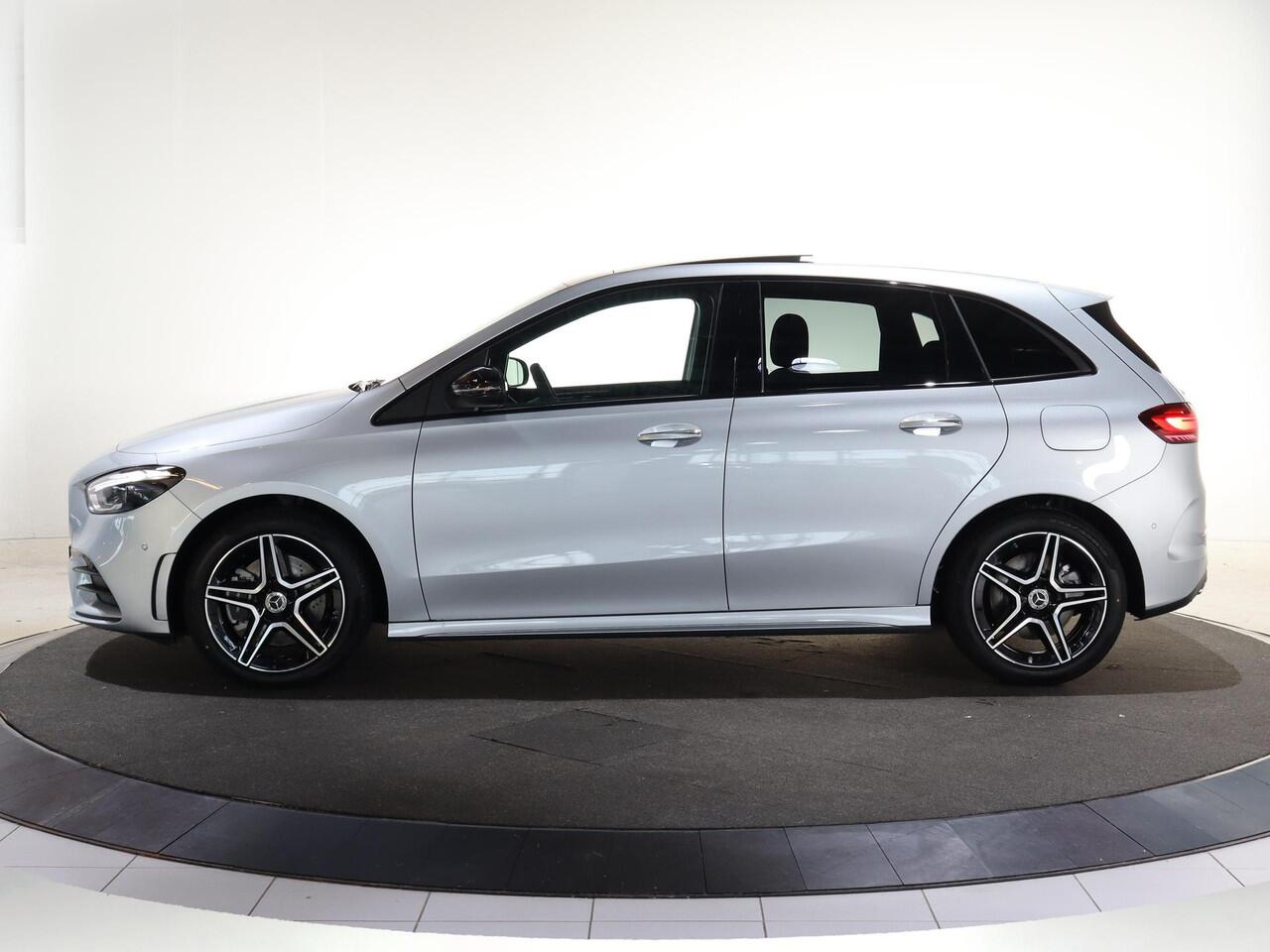 Mercedes-Benz B-KLASSE 250e Business Solution AMG | Panoramaschuifdak | Night | Winter pakket | Trekhaak | Stoelverwarming |