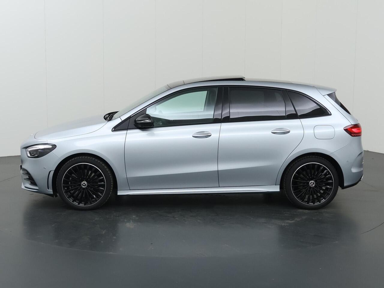 Mercedes-Benz B-KLASSE 250e Business Solution AMG | Panoramaschuifdak | Night | Premium plus pakket | Winter pakket | Trekhaak | Head-up display |