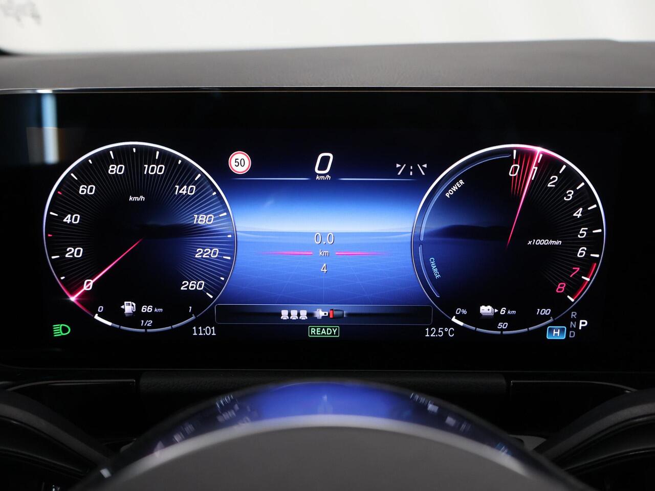 Mercedes-Benz B-KLASSE 250 e Business Solution Luxury Line | Apple CarPlay | Achteruitrijcamera | Trekhaak | MULTIBEAM LED | Stoelverwarming |