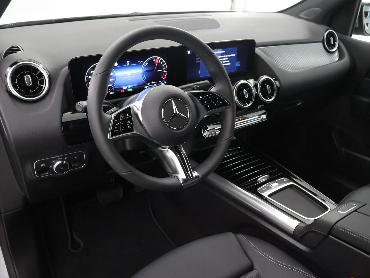 Mercedes-Benz B-KLASSE 250 e Business Solution Luxury Line | Apple CarPlay | Achteruitrijcamera | Trekhaak | MULTIBEAM LED | Stoelverwarming |