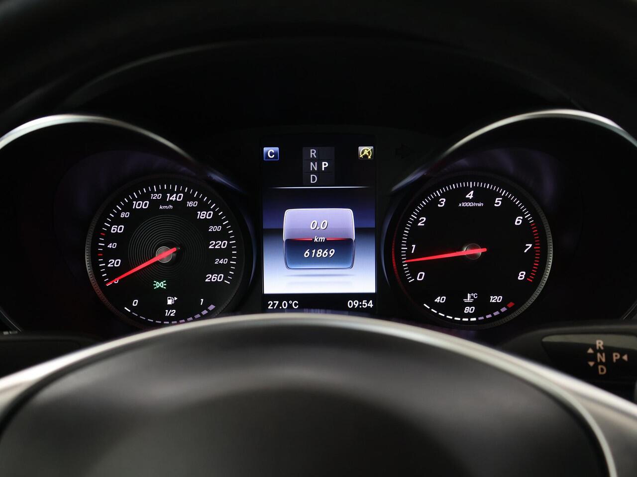 Mercedes-Benz C-KLASSE Coupé 180 Premium Plus | AMG | Panoramadak | Memory | Sfeerverlichting | Stoelverwarming |