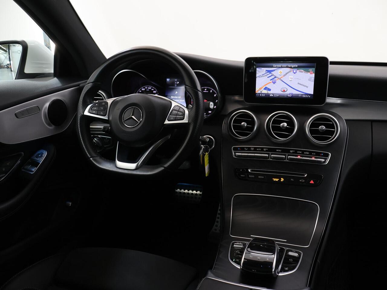 Mercedes-Benz C-KLASSE Coupé 180 Premium Plus | AMG | Panoramadak | Memory | Sfeerverlichting | Stoelverwarming |