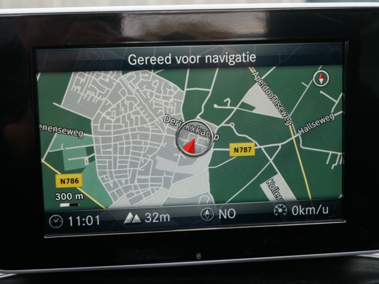 Mercedes-Benz C-KLASSE 180 AMG **Clima//Navi//Lm **