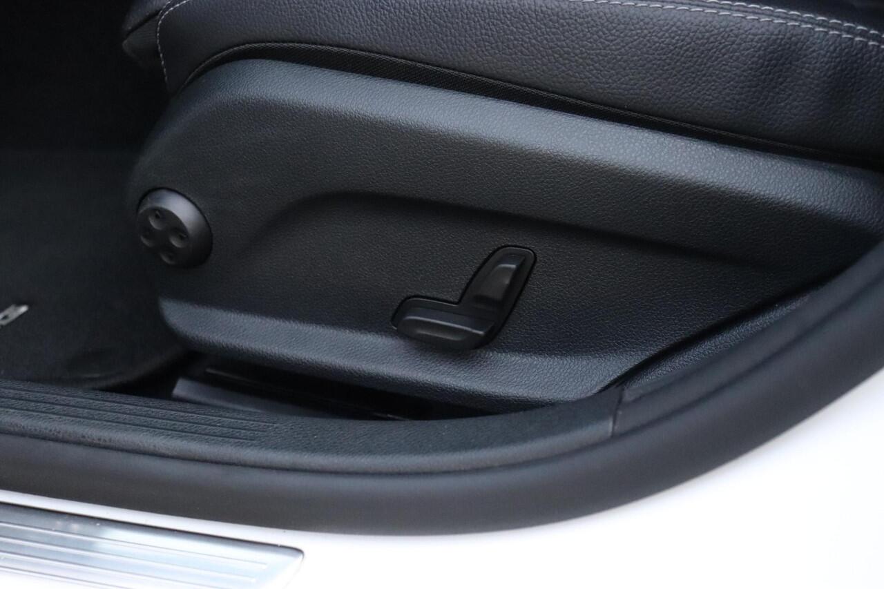 Mercedes-Benz C-KLASSE Estate 180 Premium Plus | AMG LINE | LEDER | STOELVERW. | PANO | PDC | CRUISE | NAVI |