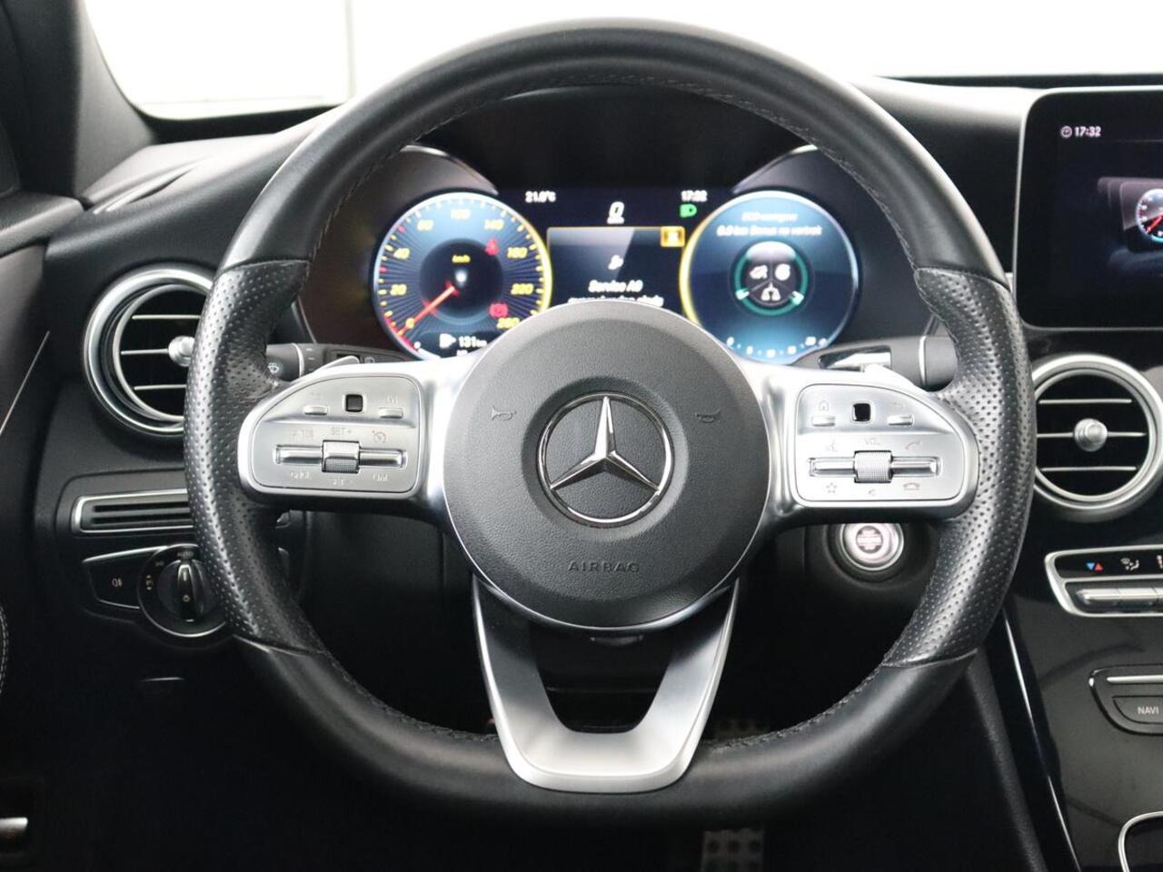 Mercedes-Benz C-KLASSE 160 AMG Uprade Edition | Panoramadak | Stoelverwarming | Camera | Carplay | Leder/Alcantara | Navigatie | Digital Cockpit | Full LED | Climate control | Park Assist