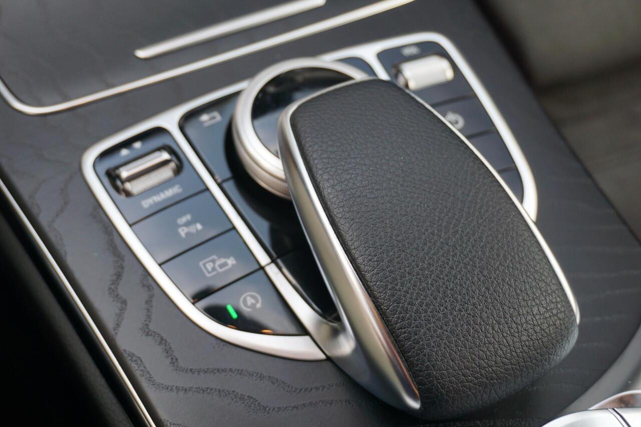 Mercedes-Benz C-KLASSE Cabrio 200 Premium Pack AMG | Airscarf