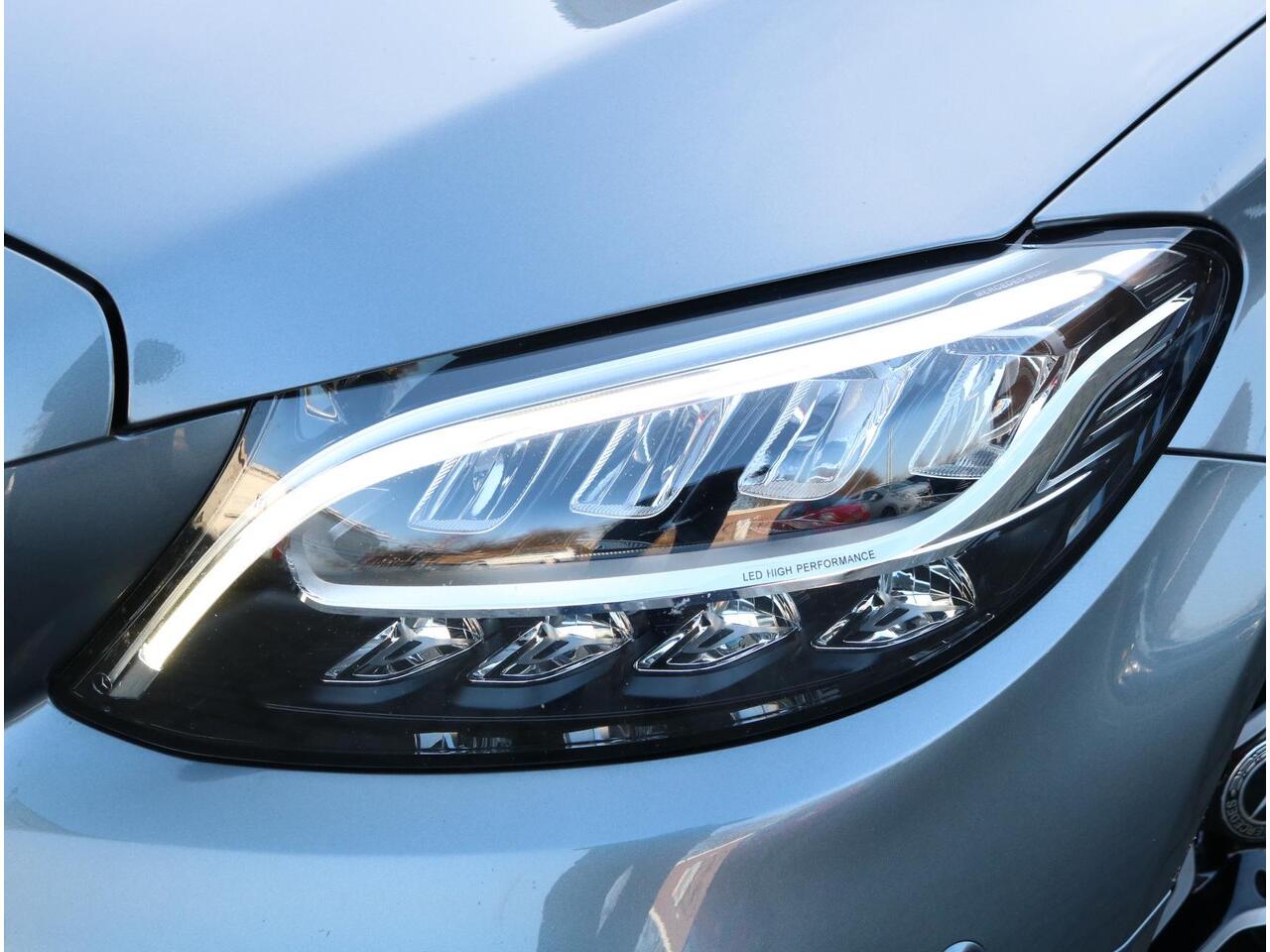 Mercedes-Benz C-KLASSE 180 AMG Line | Night edition | Apple Carplay