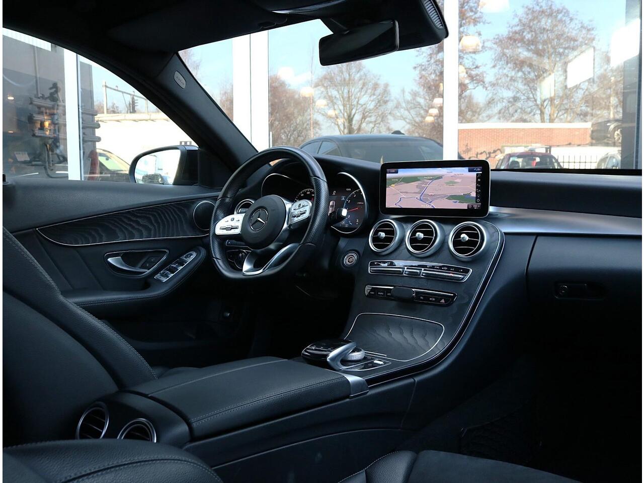 Mercedes-Benz C-KLASSE 180 AMG Line | Night edition | Apple Carplay