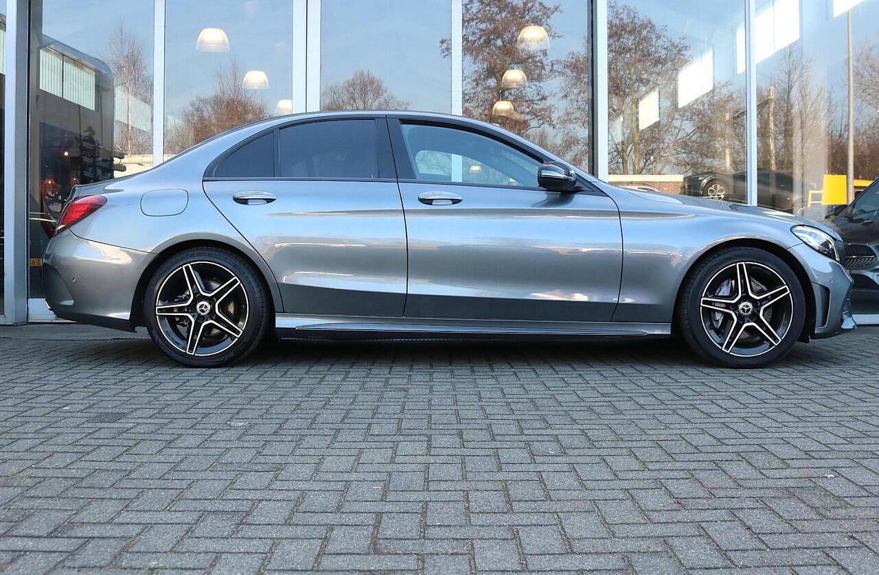 Mercedes-Benz C-KLASSE 180 AMG Line | Night edition | Apple Carplay