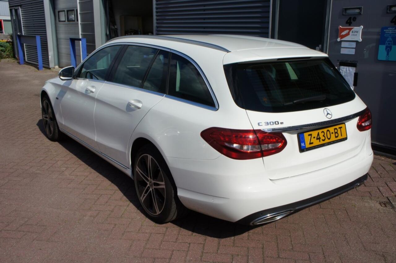 Mercedes-Benz C-KLASSE C 300e Estate Avantgarde Hybrid 320pk