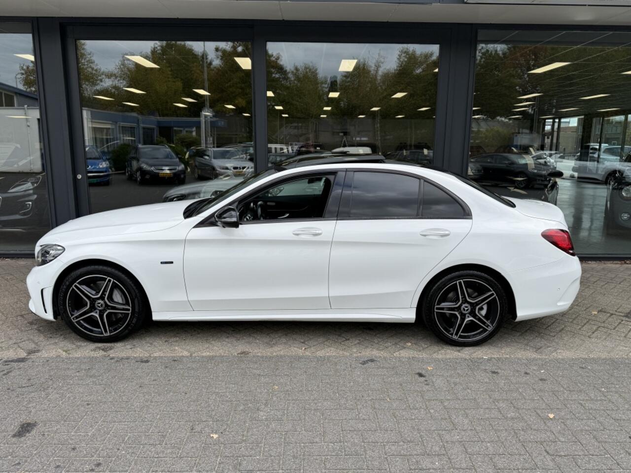 Mercedes-Benz C-KLASSE 300e Amg Hybride panorama Full options!!