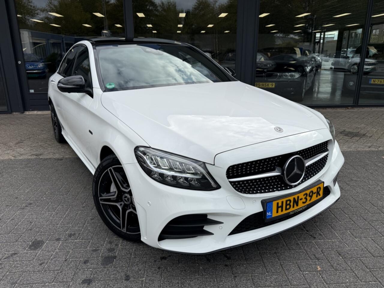 Mercedes-Benz C-KLASSE 300e Amg Hybride panorama Full options!!