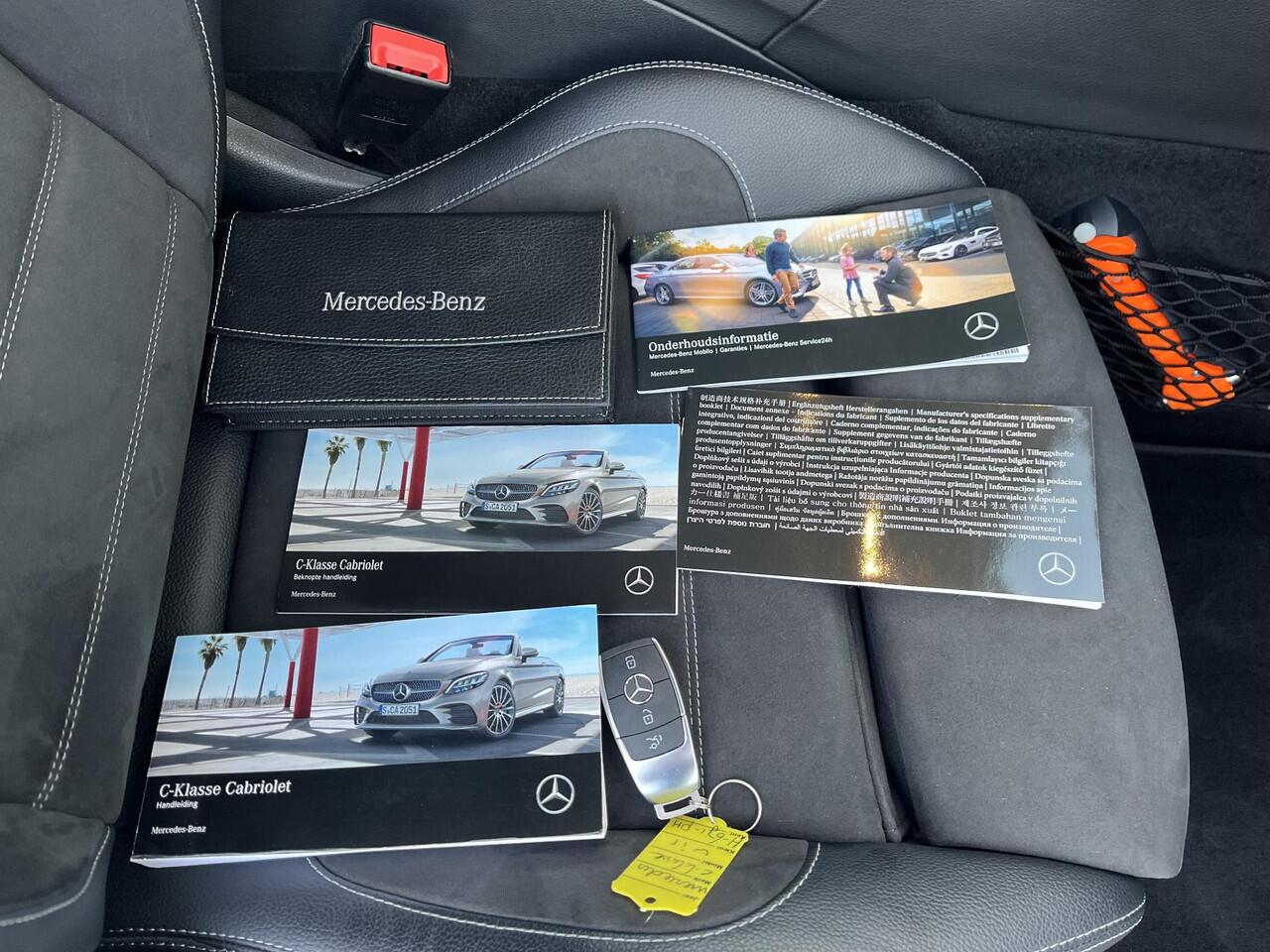 Mercedes-Benz C-KLASSE Cabrio 180 Advantage Pack AMG Styling pakket /AMG Line interieur / Lichtmetalen velgen 5-spaaks 18" / Voorstoelen verwarmd / Nekverwarming /