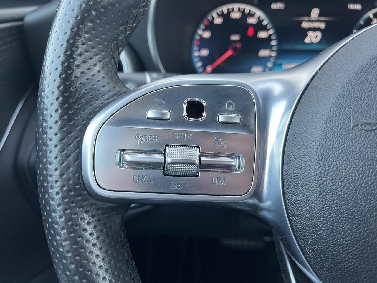 Mercedes-Benz C-KLASSE Cabrio 180 Advantage Pack AMG Styling pakket /AMG Line interieur / Lichtmetalen velgen 5-spaaks 18" / Voorstoelen verwarmd / Nekverwarming /