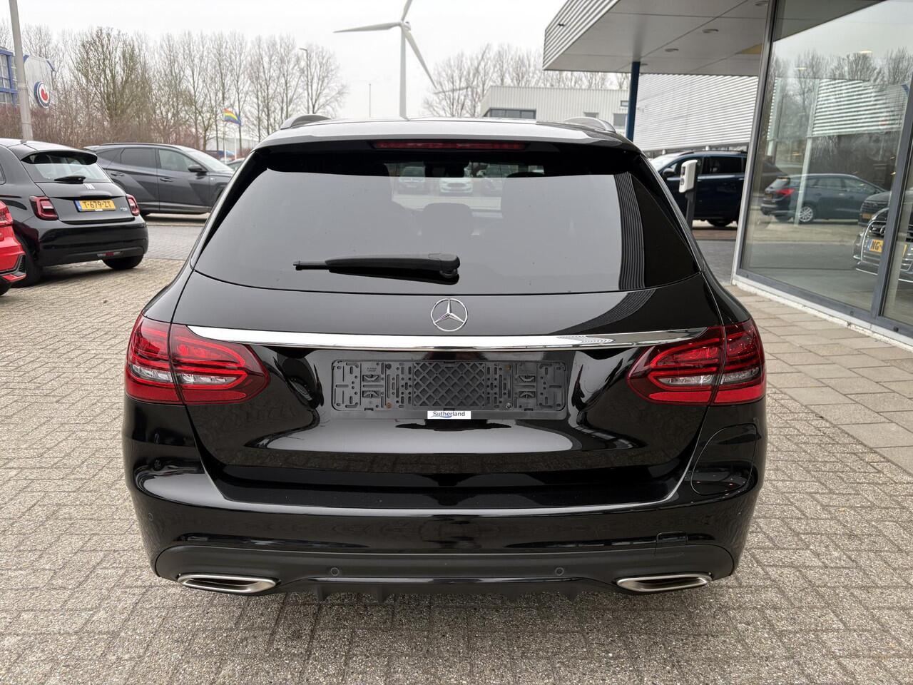 Mercedes-Benz C-KLASSE Estate 300e T AMG Line | Plug-in Hybride | PHEV | Panoramadak | Stoelverwarming | Achteruitrijcamera | Eektrisch vestelbare stoelen | Dealer onderhouden
