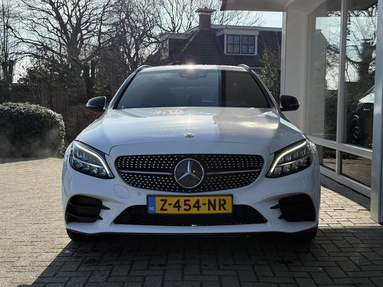 Mercedes-Benz C-KLASSE Estate 300 e | AMG-Line | Navi | Climate & Cruise Control | Stoelverwarming | PDC met Camera |