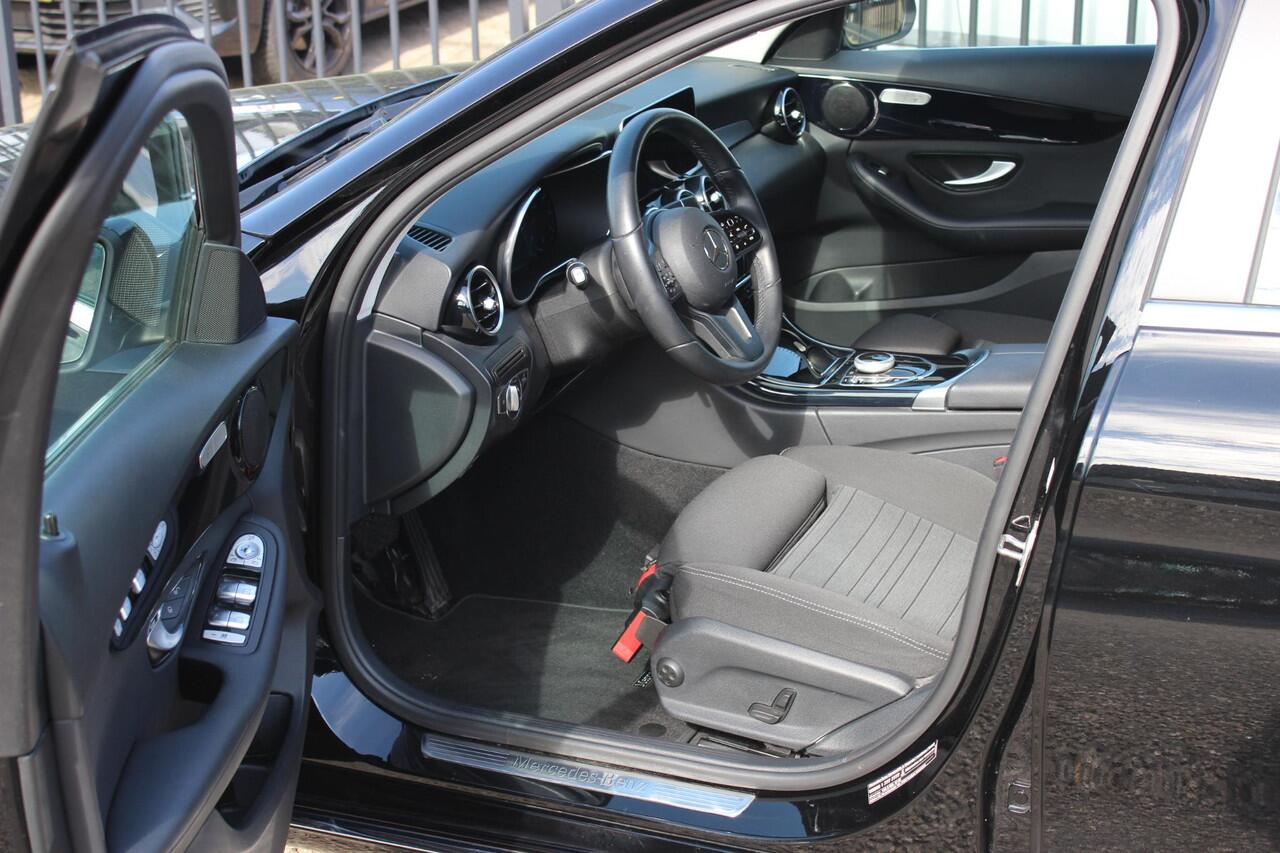 Mercedes-Benz C-KLASSE C180 Automaat, 18", trekhaak, digitaal dashboard!