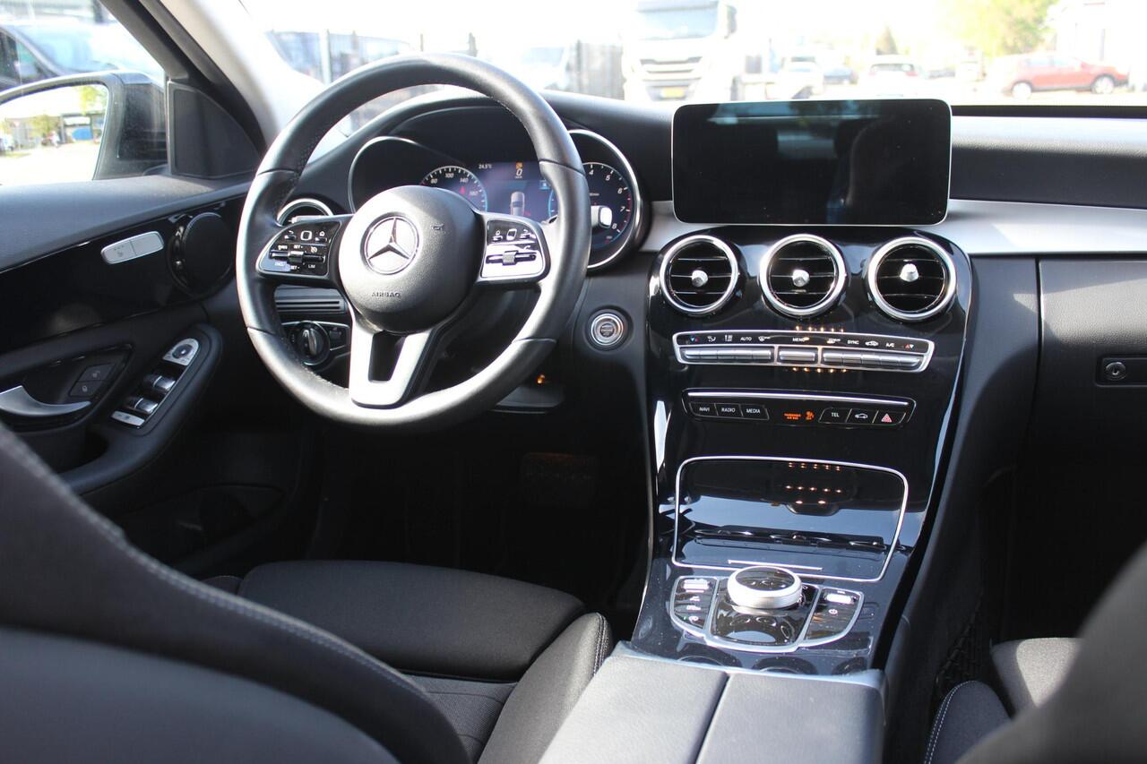 Mercedes-Benz C-KLASSE C180 Automaat, 18", trekhaak, digitaal dashboard!