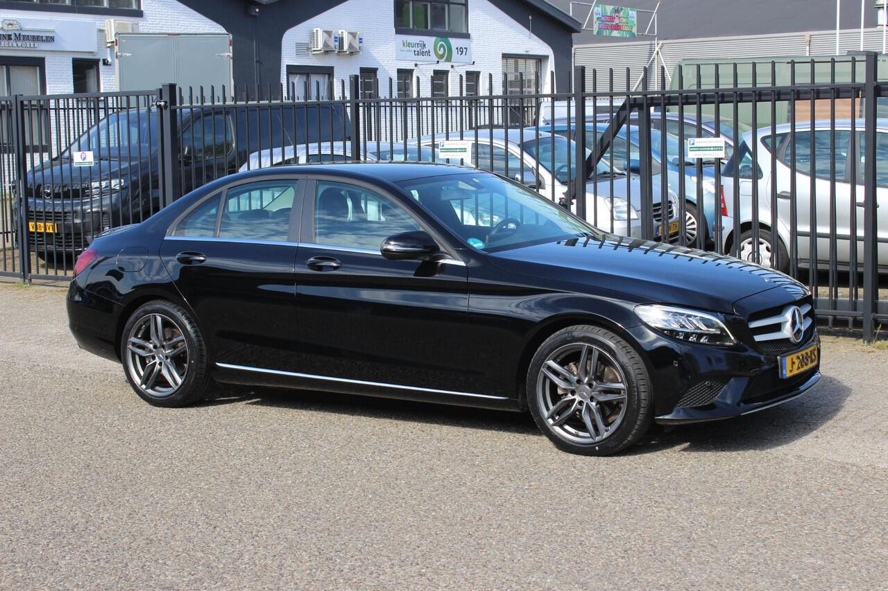 Mercedes-Benz C-KLASSE C180 Automaat, 18", trekhaak, digitaal dashboard!