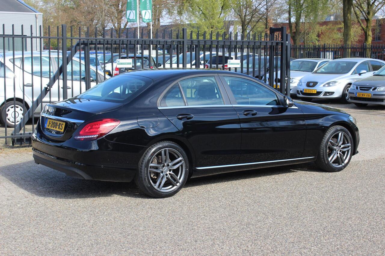 Mercedes-Benz C-KLASSE C180 Automaat, 18", trekhaak, digitaal dashboard!