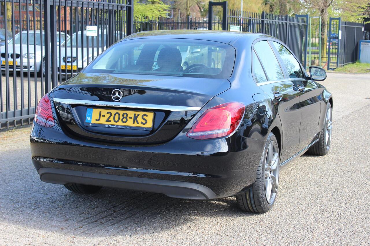 Mercedes-Benz C-KLASSE C180 Automaat, 18", trekhaak, digitaal dashboard!