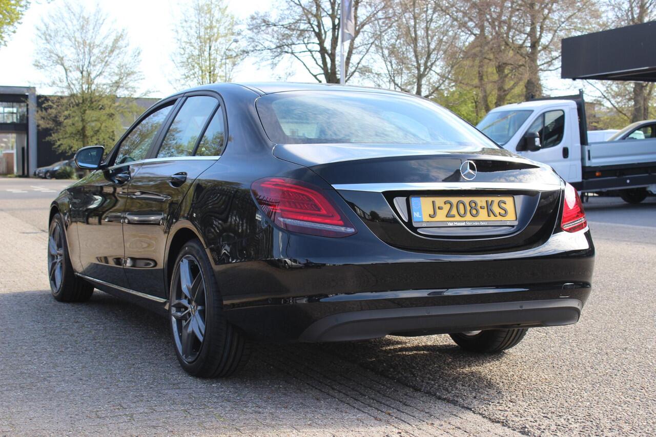 Mercedes-Benz C-KLASSE C180 Automaat, 18", trekhaak, digitaal dashboard!