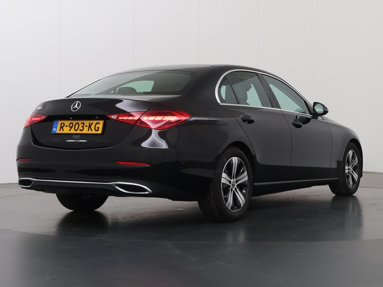 Mercedes-Benz C-KLASSE 180 Luxury Line | Keyless Go | Stoelverwarming | Airco | Parkeercamera