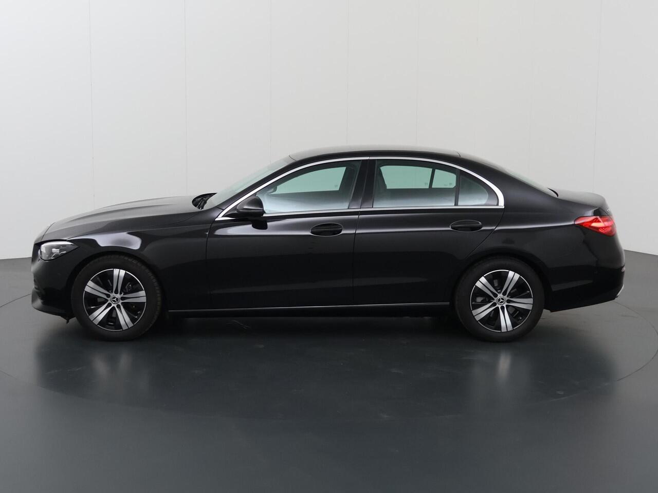 Mercedes-Benz C-KLASSE 180 Luxury Line | Keyless Go | Stoelverwarming | Airco | Parkeercamera |