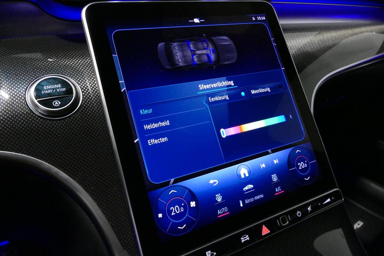 Mercedes-Benz C-KLASSE 200 Launch Edition AMG Line / Orig. Nederlands / C63S AMG Diffuser / Panamericana Grill / Panoramadak / Carbon inleg / Apple Carplay - Android Auto / Ambienteverlichting / Stoelverwarming / 19'' LMV / Cruise Control / Achteruitrijcamera / Widescreen