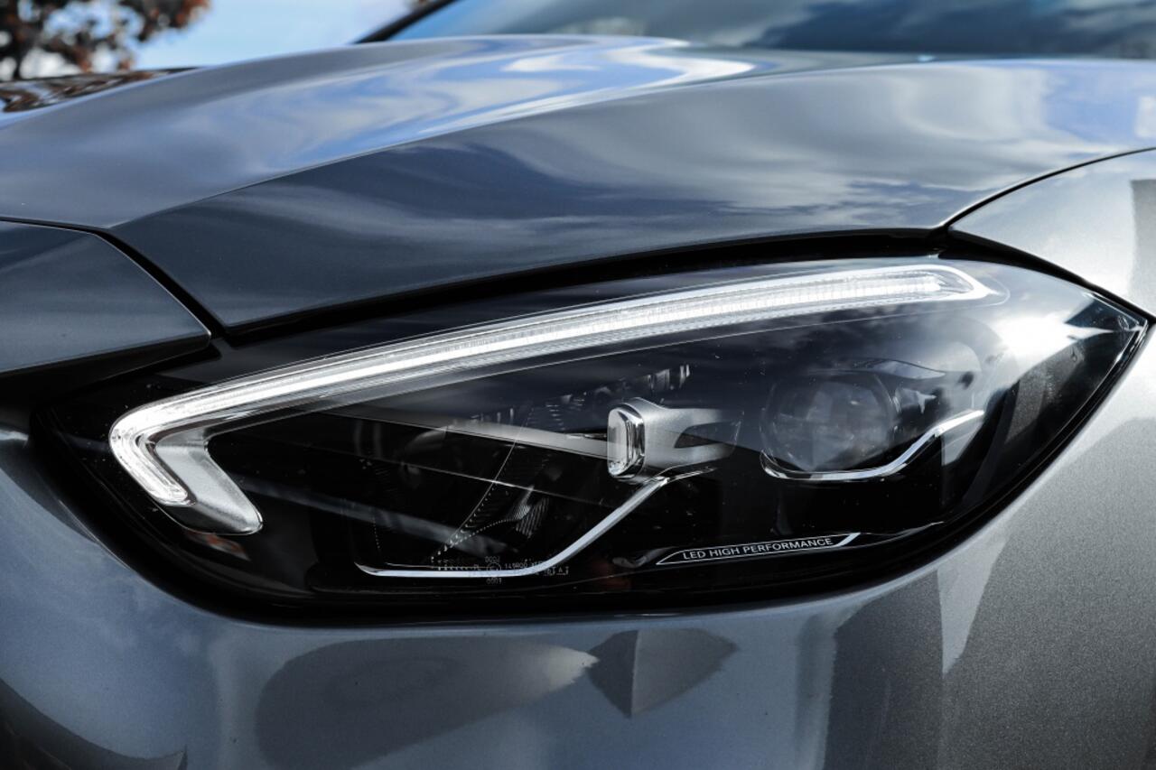 Mercedes-Benz C-KLASSE Estate 200 Edition AMG Line Panorama l Trekhaak l Bi Color Leder l Burm