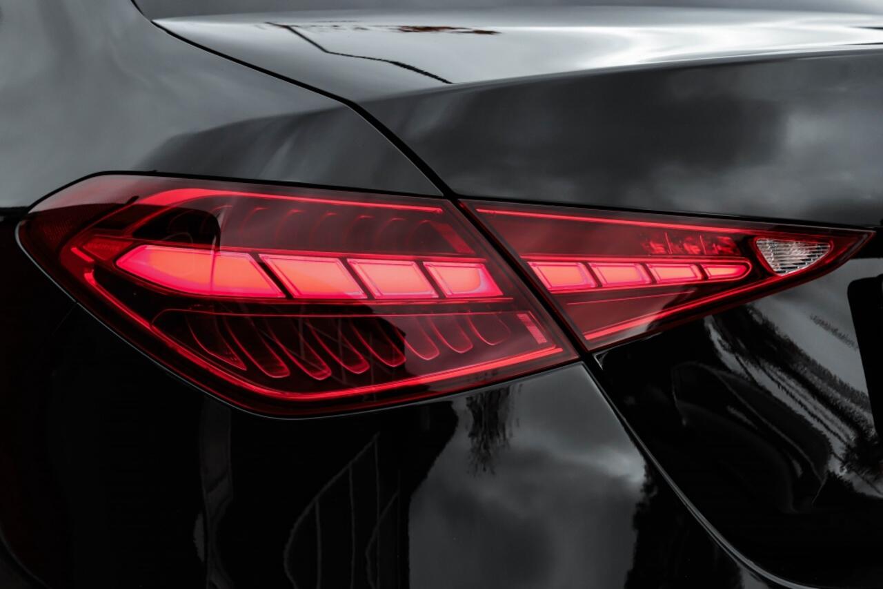 Mercedes-Benz C-KLASSE 180 AMG Line l Night Pakket l Schuifdak l Camera