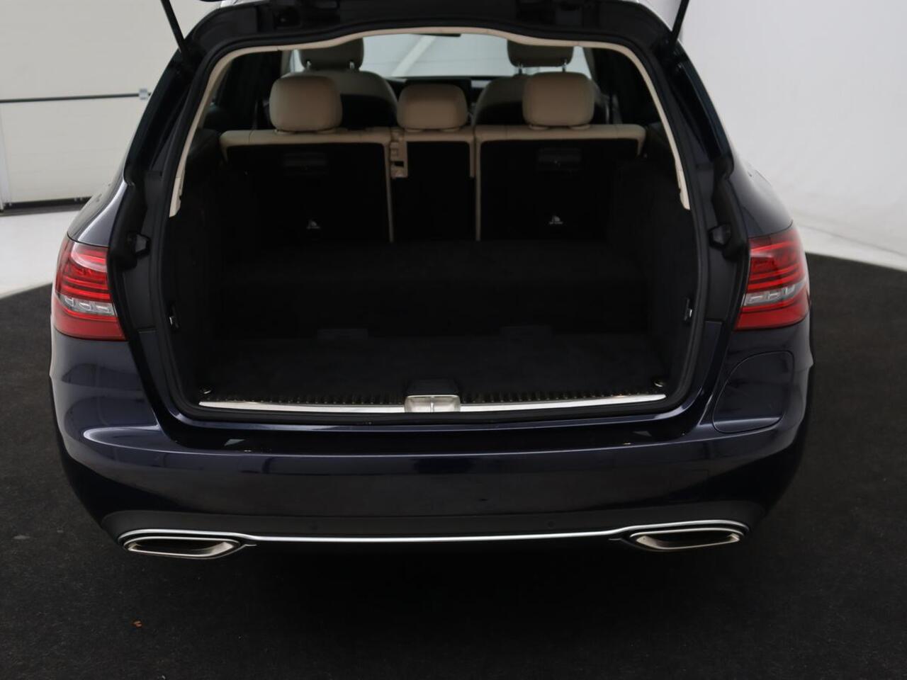 Mercedes-Benz C-KLASSE 300e Business Solution Luxury | SOH 95% | Leder | Stoelverwarming | Camera | Digital Cockpit | Park Assist | Navigatie | Full LED | Cruise control | Bluetooth | Climate control | PHEV | Plug In