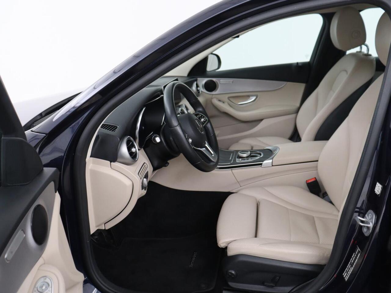 Mercedes-Benz C-KLASSE 300e Business Solution Luxury | SOH 95% | Leder | Stoelverwarming | Camera | Digital Cockpit | Park Assist | Navigatie | Full LED | Cruise control | Bluetooth | Climate control | PHEV | Plug In