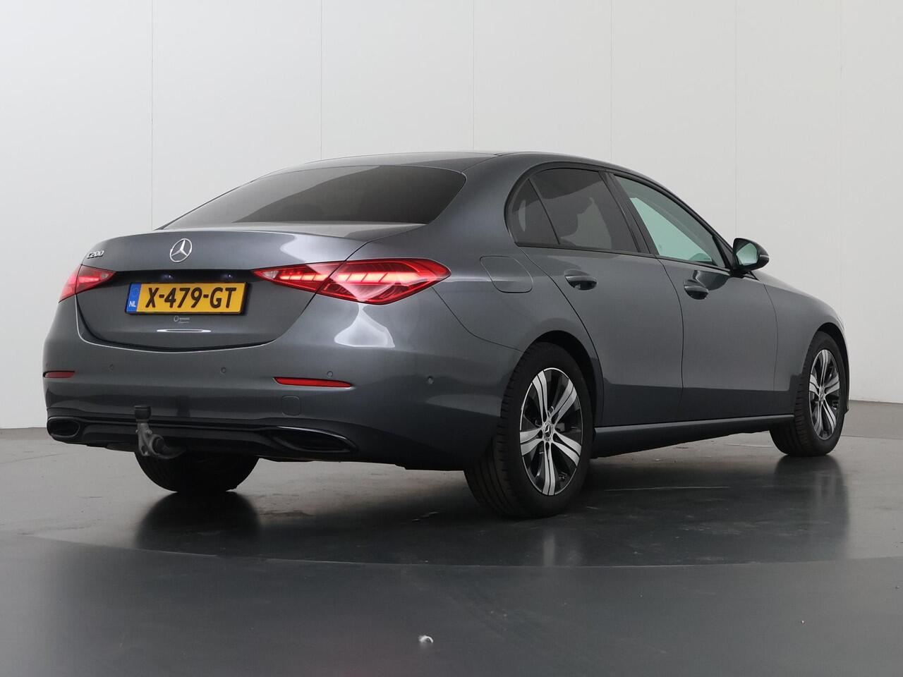 Mercedes-Benz C-KLASSE 200 Luxury Line | Trekhaak | Stoelverwarming | Achteruitrijcamera | MBUX |