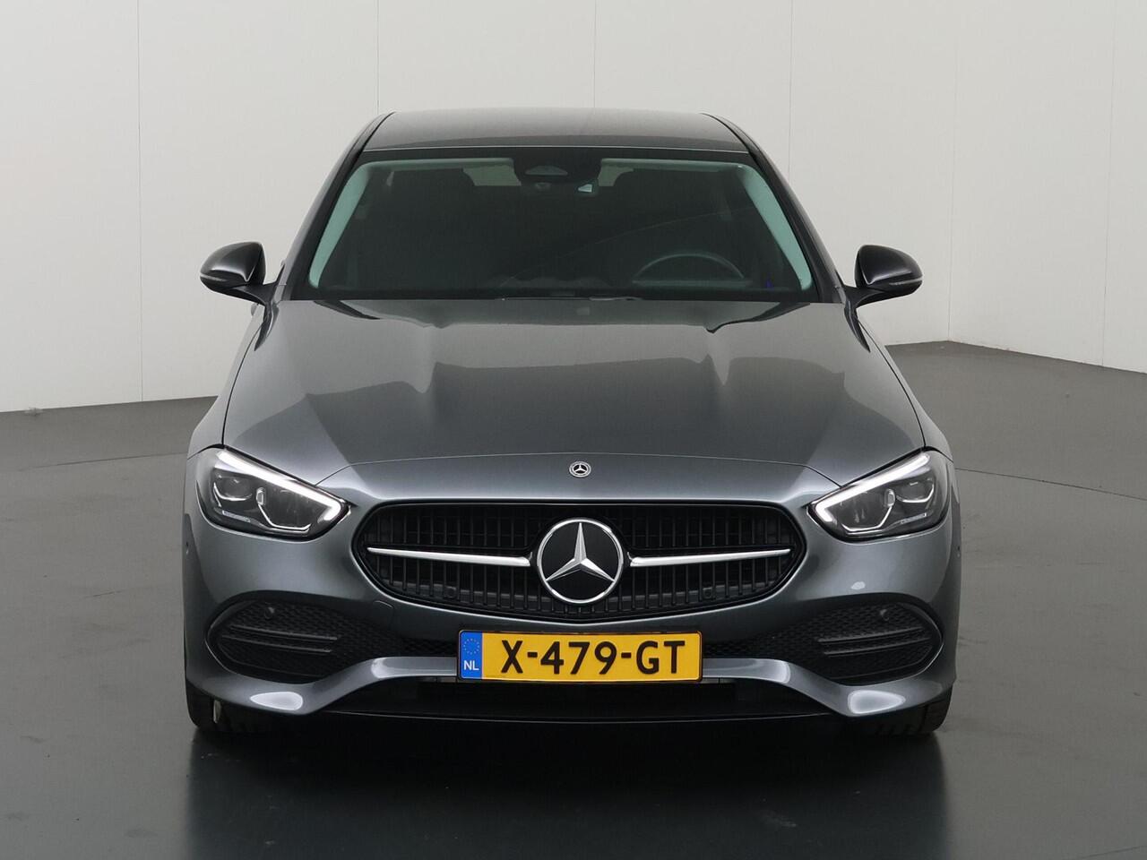 Mercedes-Benz C-KLASSE 200 Luxury Line | Trekhaak | Stoelverwarming | Achteruitrijcamera | MBUX |