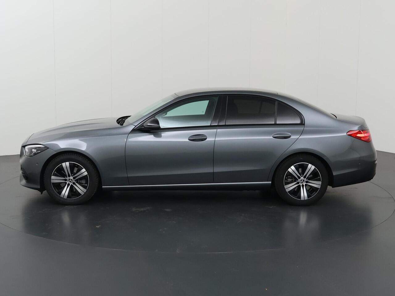 Mercedes-Benz C-KLASSE 200 Luxury Line | Trekhaak | Stoelverwarming | Achteruitrijcamera | MBUX |