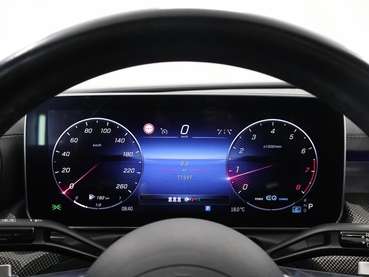 Mercedes-Benz C-KLASSE 180 AMG Line | Night | Panoramadak | Sfeerverlichting | Stoelverwarming | 19" lichtmetalen velgen |