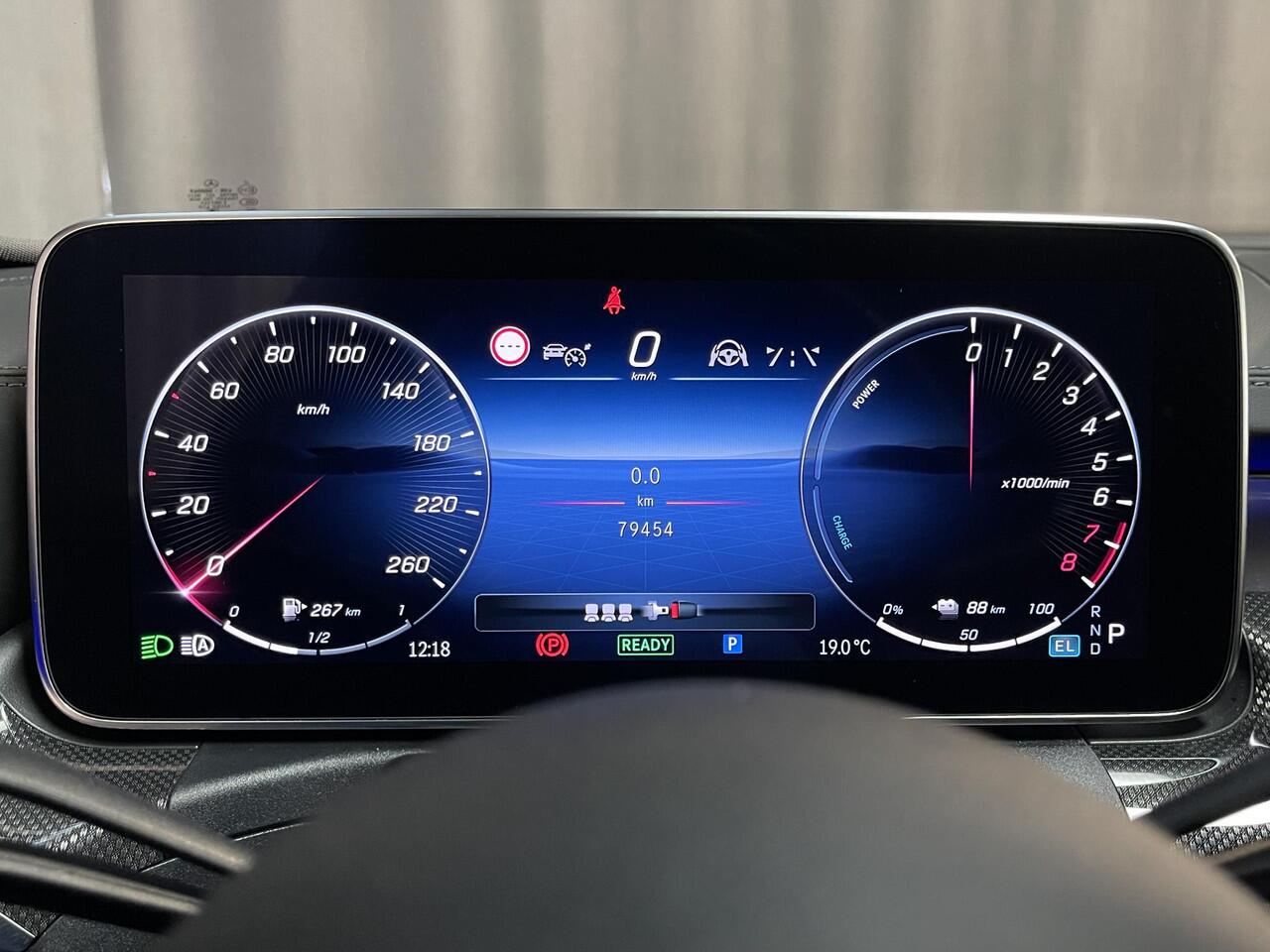 Mercedes-Benz C-KLASSE Estate 300 e AMG Line 18"/Trekhaak/Adaptieve cruise/LED/Stoelverwarming/Camera/Elektrische klep/Dodehoek/Sfeerverlichting