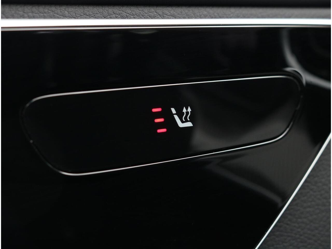 Mercedes-Benz C-KLASSE 200 AMG Line | Night Edition | Panorama | Trekhaak