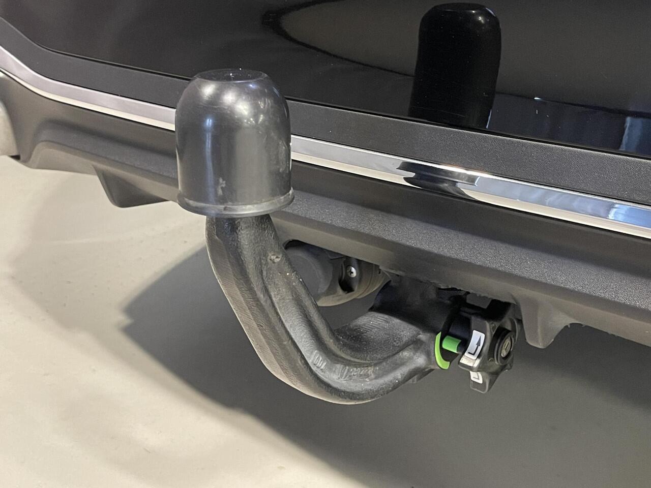 Mercedes-Benz C-KLASSE Estate 300 e AMG Line 18"/Panoramadak/Laser LED/Trekhaak/Stoelverwarming + memory l + r/Adaptieve cruise/Sfeerverlichting premium/Elektrische klep/Apple Carplay & Android Auto