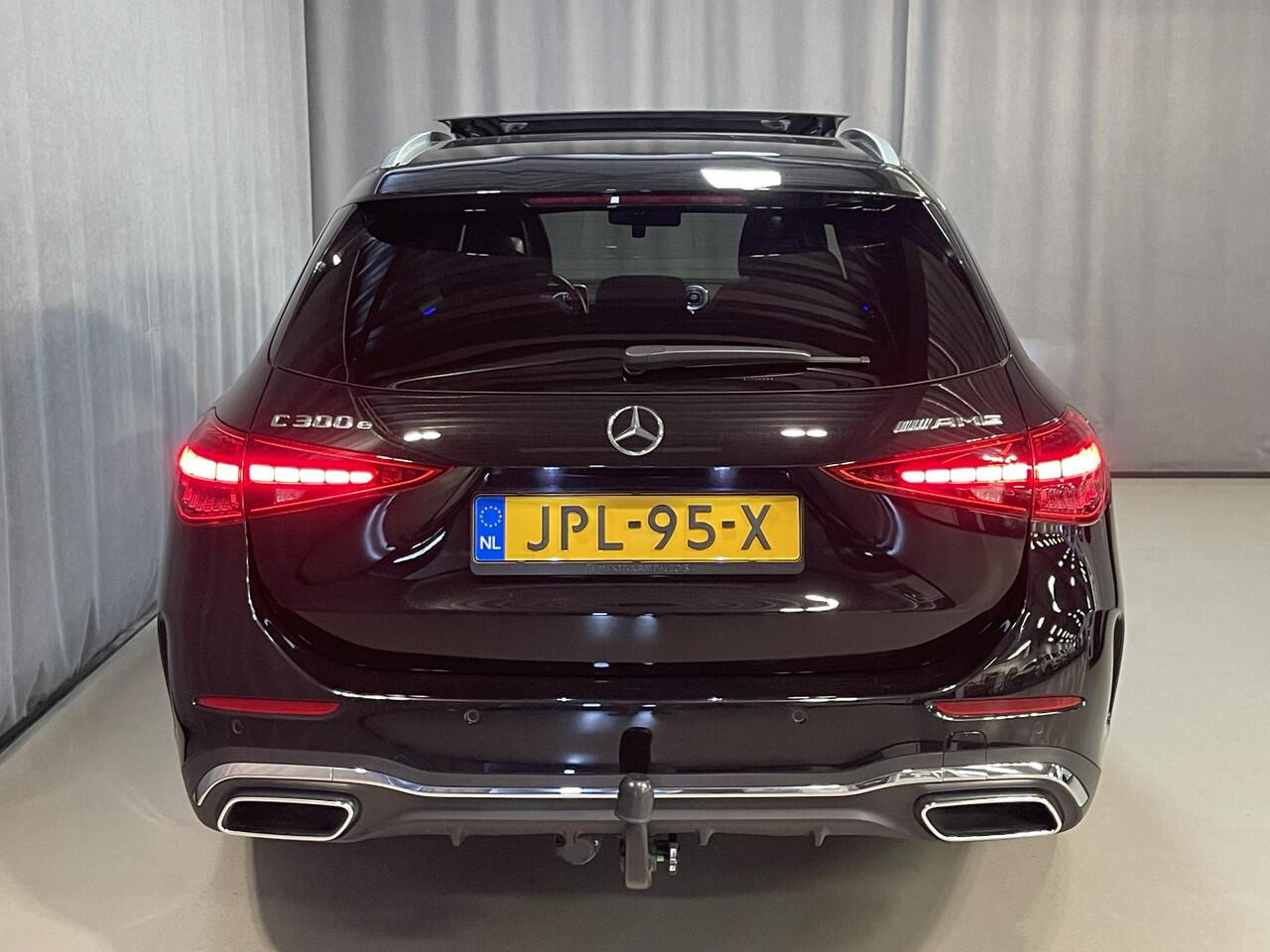 Mercedes-Benz C-KLASSE Estate 300 e AMG Line 18"/Panoramadak/Laser LED/Trekhaak/Stoelverwarming + memory l + r/Adaptieve cruise/Sfeerverlichting premium/Elektrische klep/Apple Carplay & Android Auto