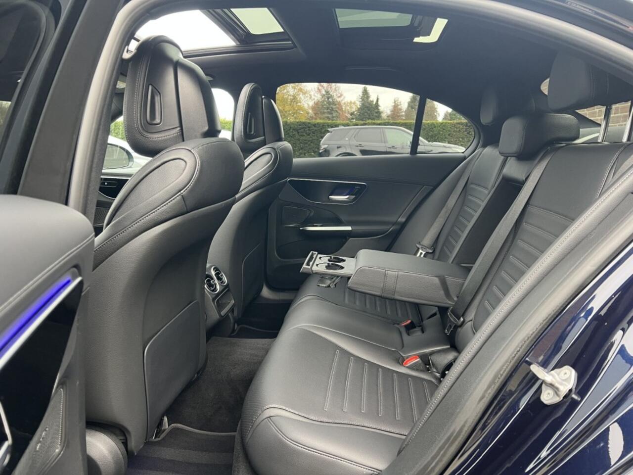 Mercedes-Benz C-KLASSE 200 AMG Line Pano Burmester Trekhaak Leder 19 Org NL