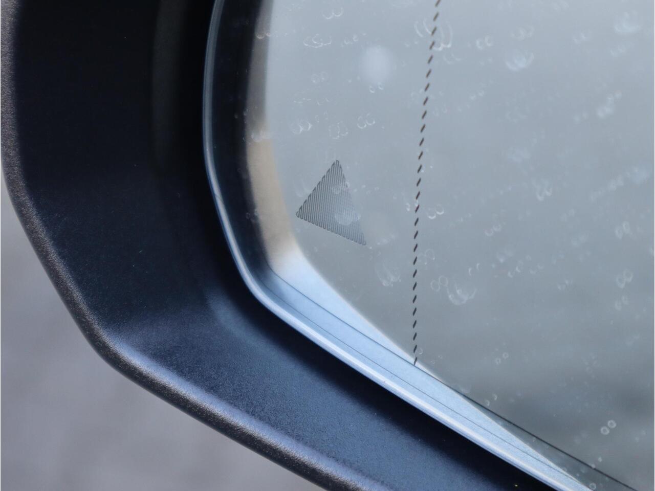 Mercedes-Benz C-KLASSE Estate 300 e AMG Line | Memory Seats | Trekhaak | Panoramadak | Dodehoekassistent | HUD | 360 camera | Keyless Entry | LED | Automaat