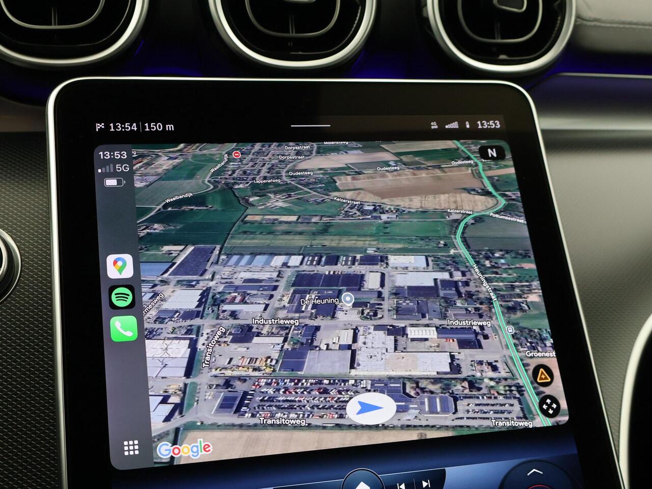 Mercedes-Benz C-KLASSE 180 AMG LINE SEDAN + SFEERVERLICHTING | CAMERA | STOELVERW.