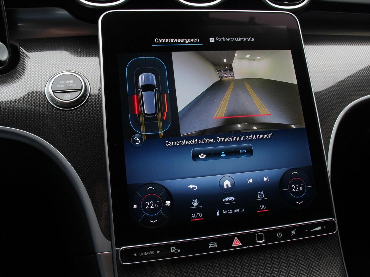 Mercedes-Benz C-KLASSE Estate 200 AMG Line | Climate control | Achteruitrijcamera | Wegklapbare trekhaak | Navigatie | Dodehoek assistent | LED | Sfeerverlichting | Adaptieve cruise control | Verwarmde voorstoelen | Elektrische kofferbak