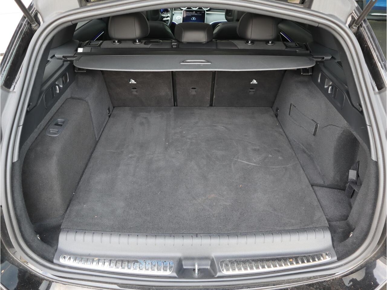 Mercedes-Benz C-KLASSE Estate 300 e AMG Line | Panoramadak | Navigatie | Camera | LED | Automaat