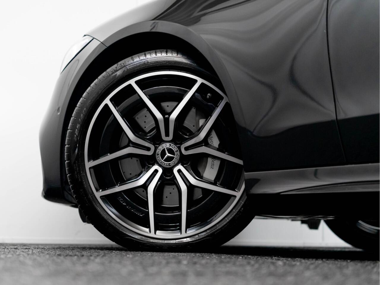 Mercedes-Benz C-KLASSE Estate C 180 AMG Line | Carplay | Achteruitrij camera