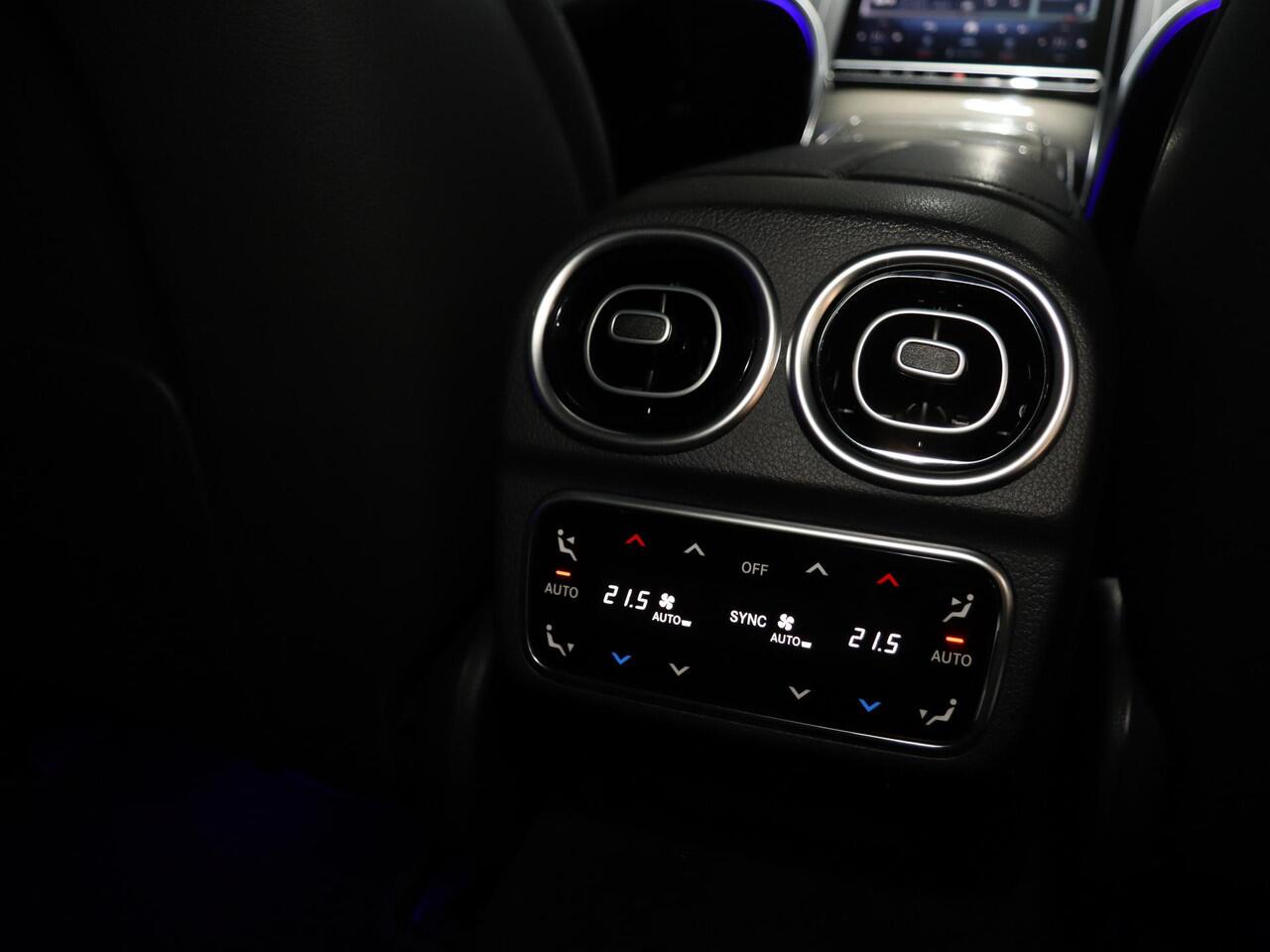 Mercedes-Benz C-KLASSE Estate 300 e AMG Line | Night | Trekhaak | Memory | Panoramadak | Massage | Rijassistentiepakket |