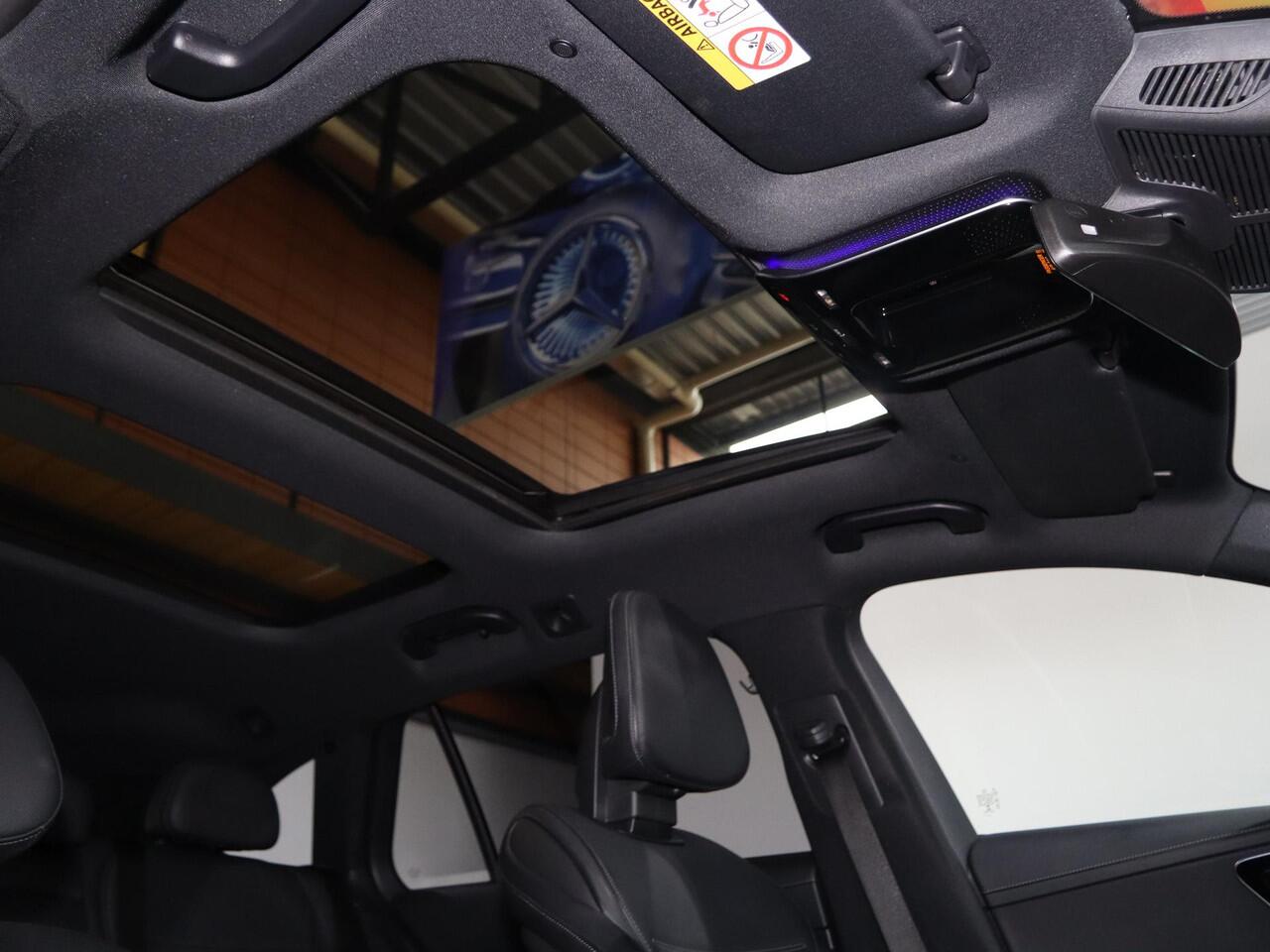 Mercedes-Benz C-KLASSE Estate 300 e AMG Line | Night | Trekhaak | Memory | Panoramadak | Massage | Rijassistentiepakket |